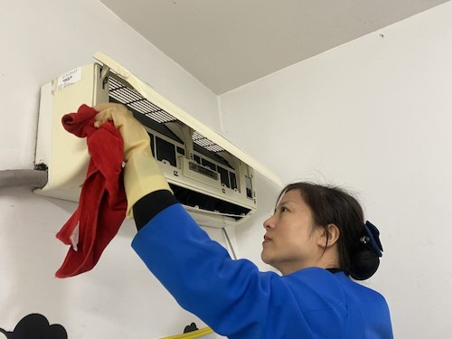 清理空调过滤网