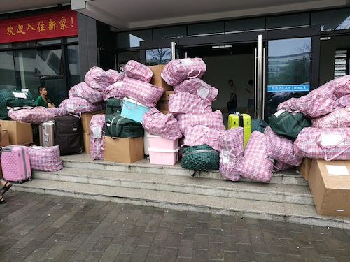 学生行李装卸点