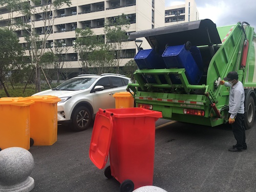 1.迎新当天早上7点半B区块第一批垃圾桶内垃圾清运完毕