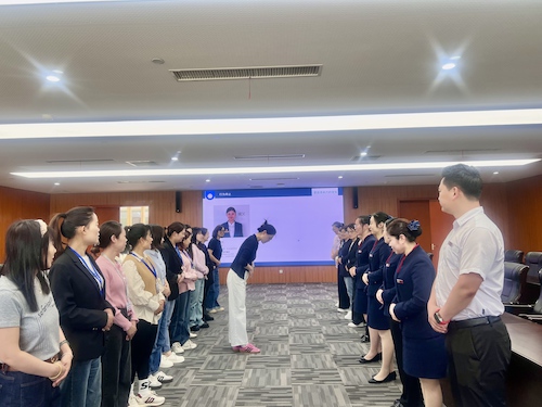 ee6a3fce85664bfc597edc8f5f5111c