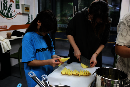 3c20868a3ad54431822b1d195d2b27bf