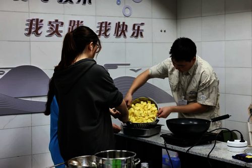 d8f1ebc975f74d73a6e7d520328aae90