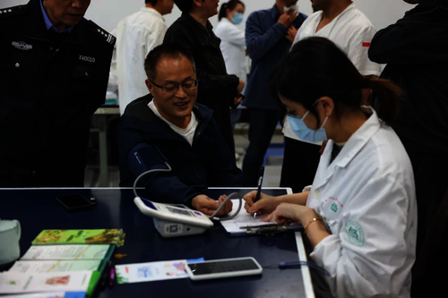 566f1a957e884777bc40399222bbb4b7