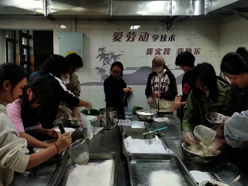 3bb5759bbb4043b7b9935fa516e2c747