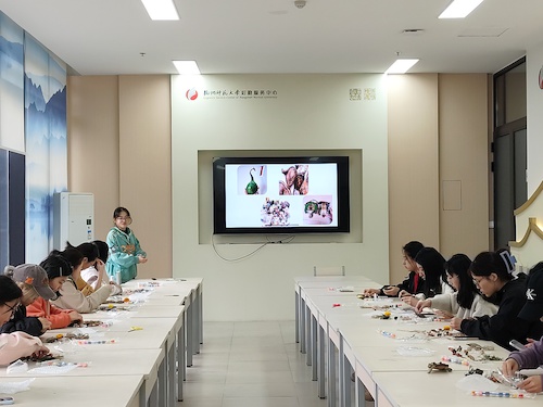 社区小课堂-榼藤豆荚2025.11.12