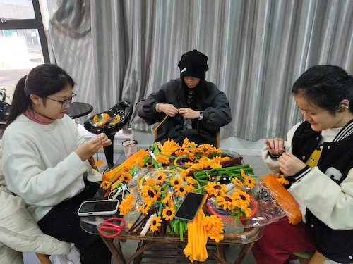 基础医学院专场-向日葵扭扭棒DIY2025.11.23