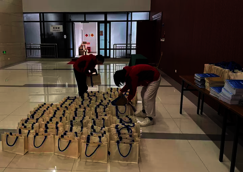 eba89bd4a7414cce938558fe76f25204